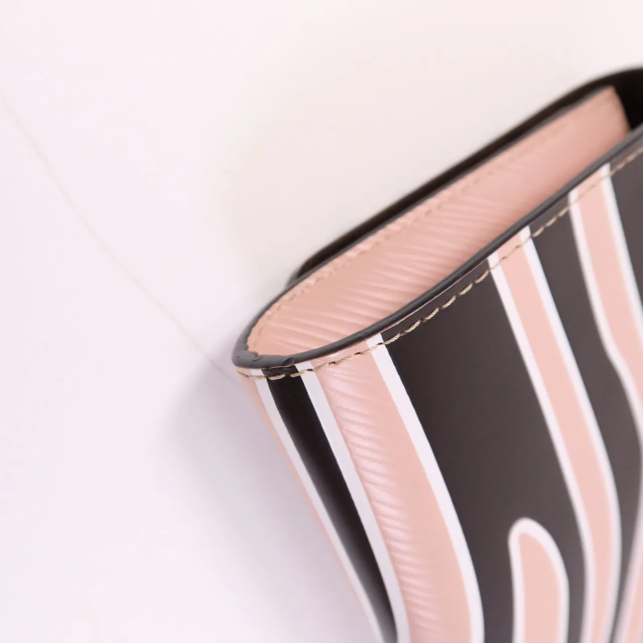 LOUIS VUITTON M52206 Shoulder Bag Calfskin 粉色 Calfskin Rank B - Thumbnail 8