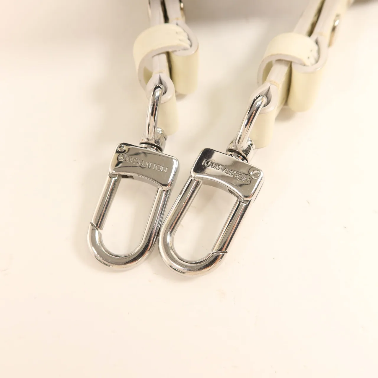 LOUIS VUITTON Marellini M21759 Shoulder Bag Calfskin 白色 Calfskin Rank B - Thumbnail 15