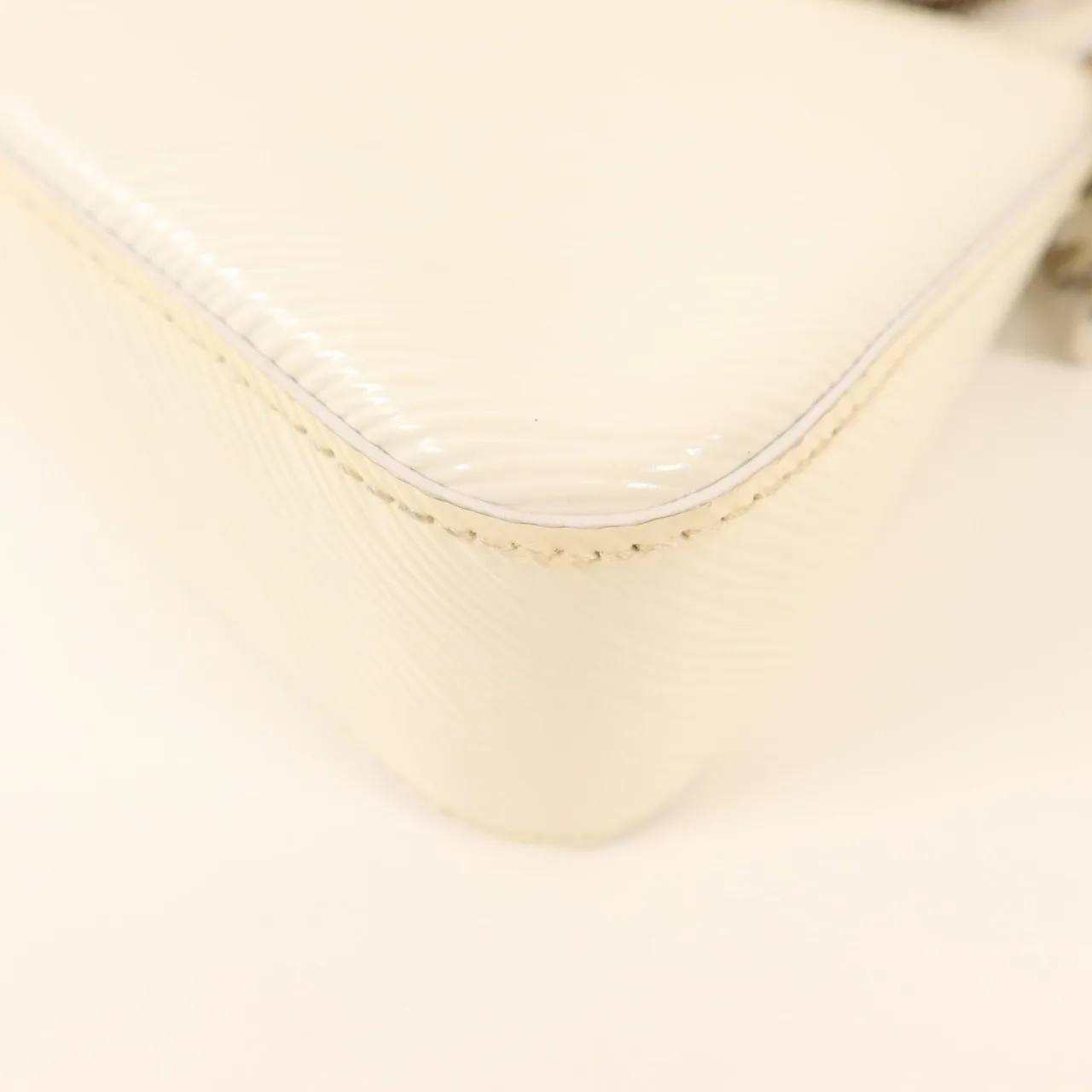 LOUIS VUITTON Marellini M21759 Shoulder Bag Calfskin 白色 Calfskin Rank B - Thumbnail 19