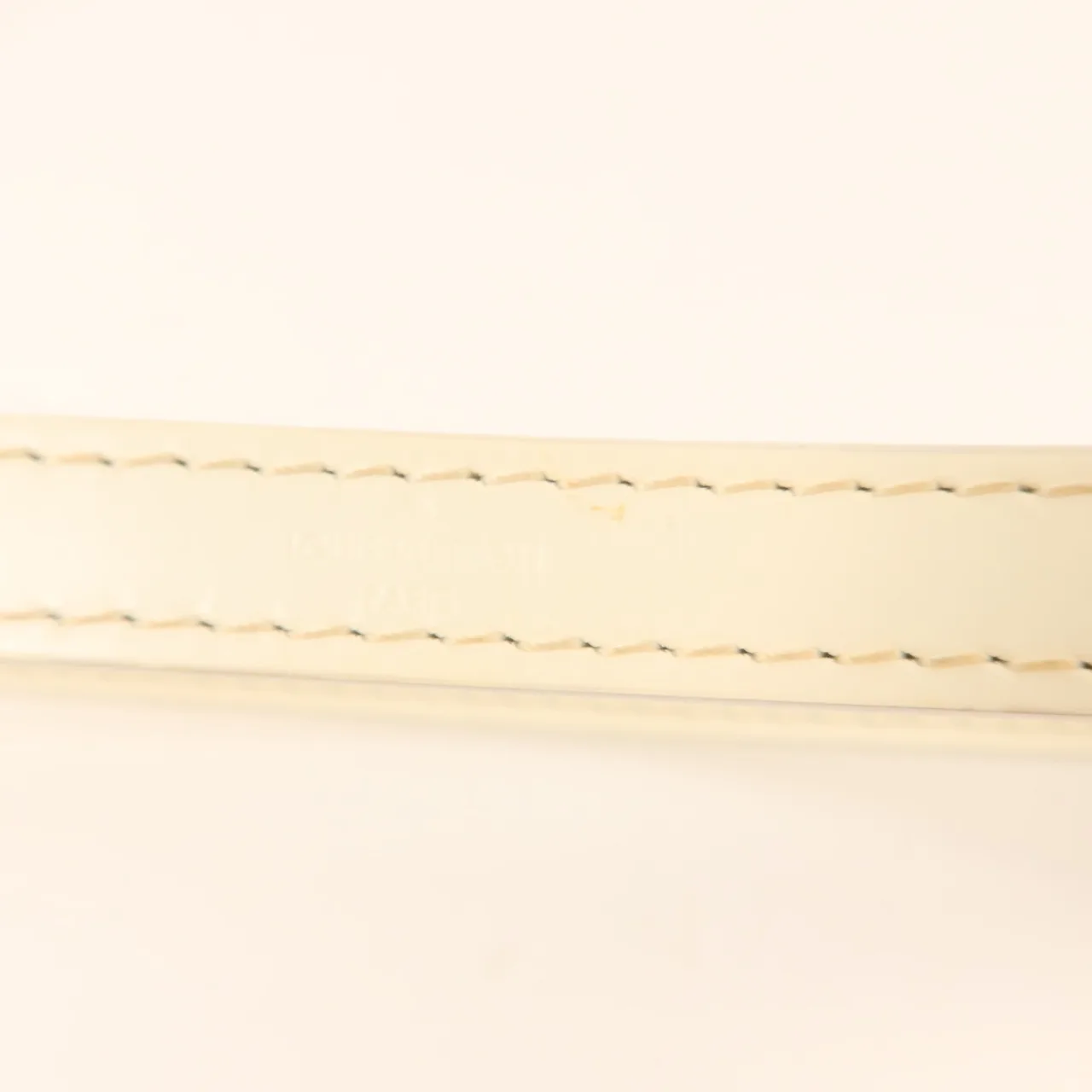 LOUIS VUITTON Marellini M21759 Shoulder Bag Calfskin 白色 Calfskin Rank B - Thumbnail 22