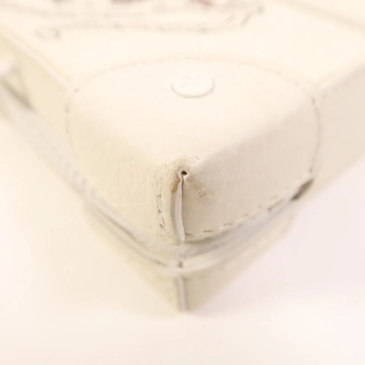 LOUIS VUITTON Soft Trunk M80146 Shoulder Bag Leather 白色 / White Leather Rank B - Thumbnail 11