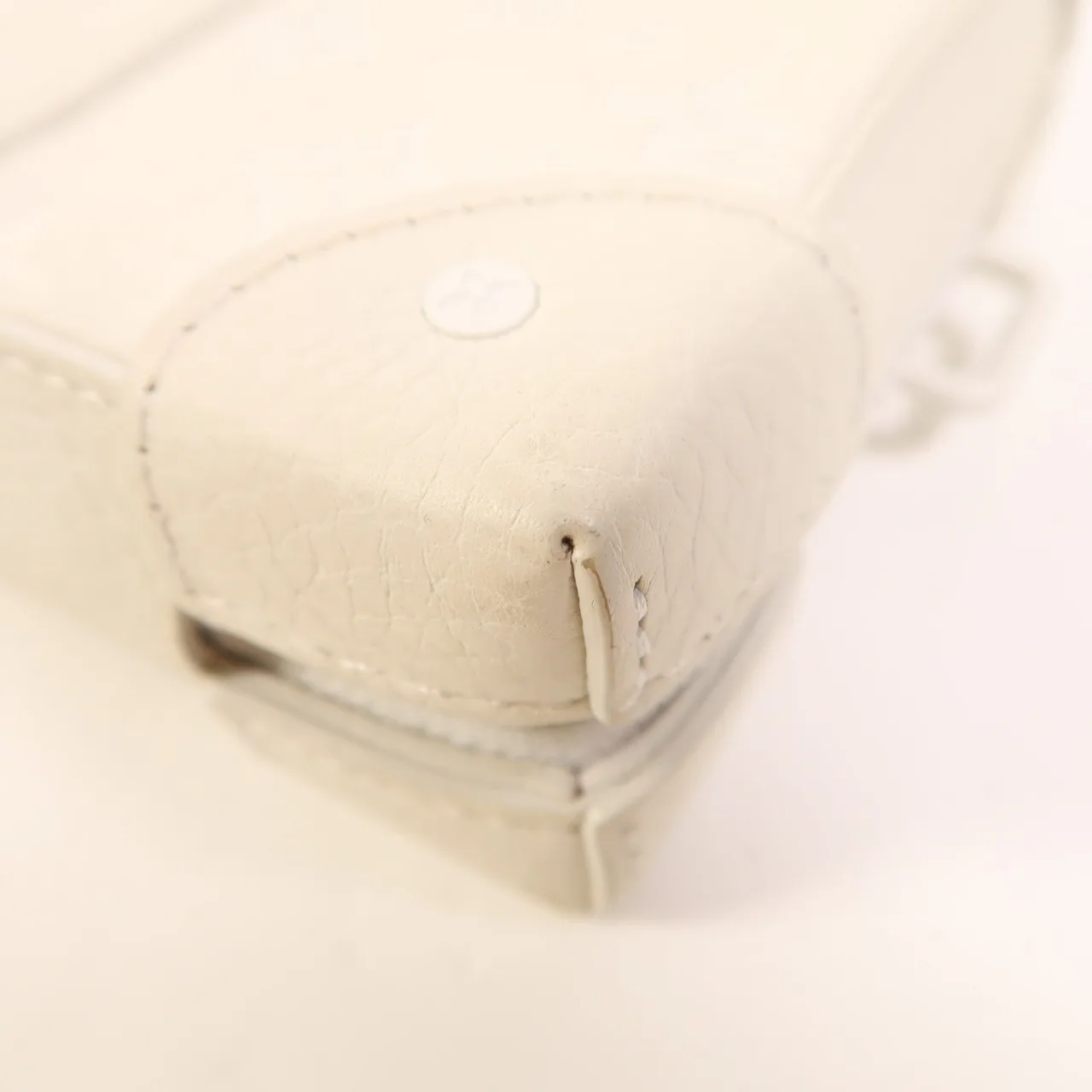 LOUIS VUITTON Soft Trunk M80146 Shoulder Bag Leather 白色 / White Leather Rank B - Thumbnail 12