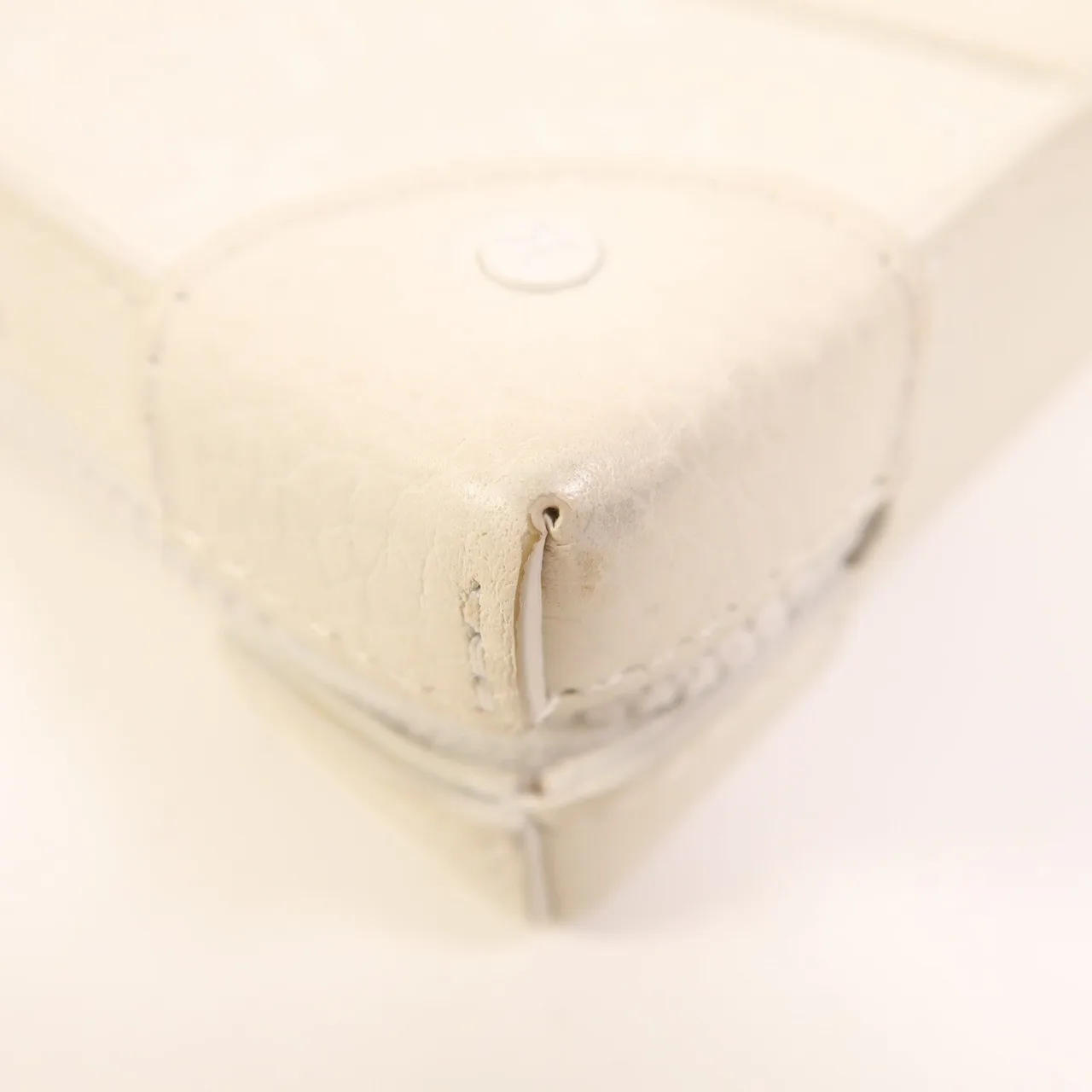 LOUIS VUITTON Soft Trunk M80146 Shoulder Bag Leather 白色 / White Leather Rank B - Thumbnail 13