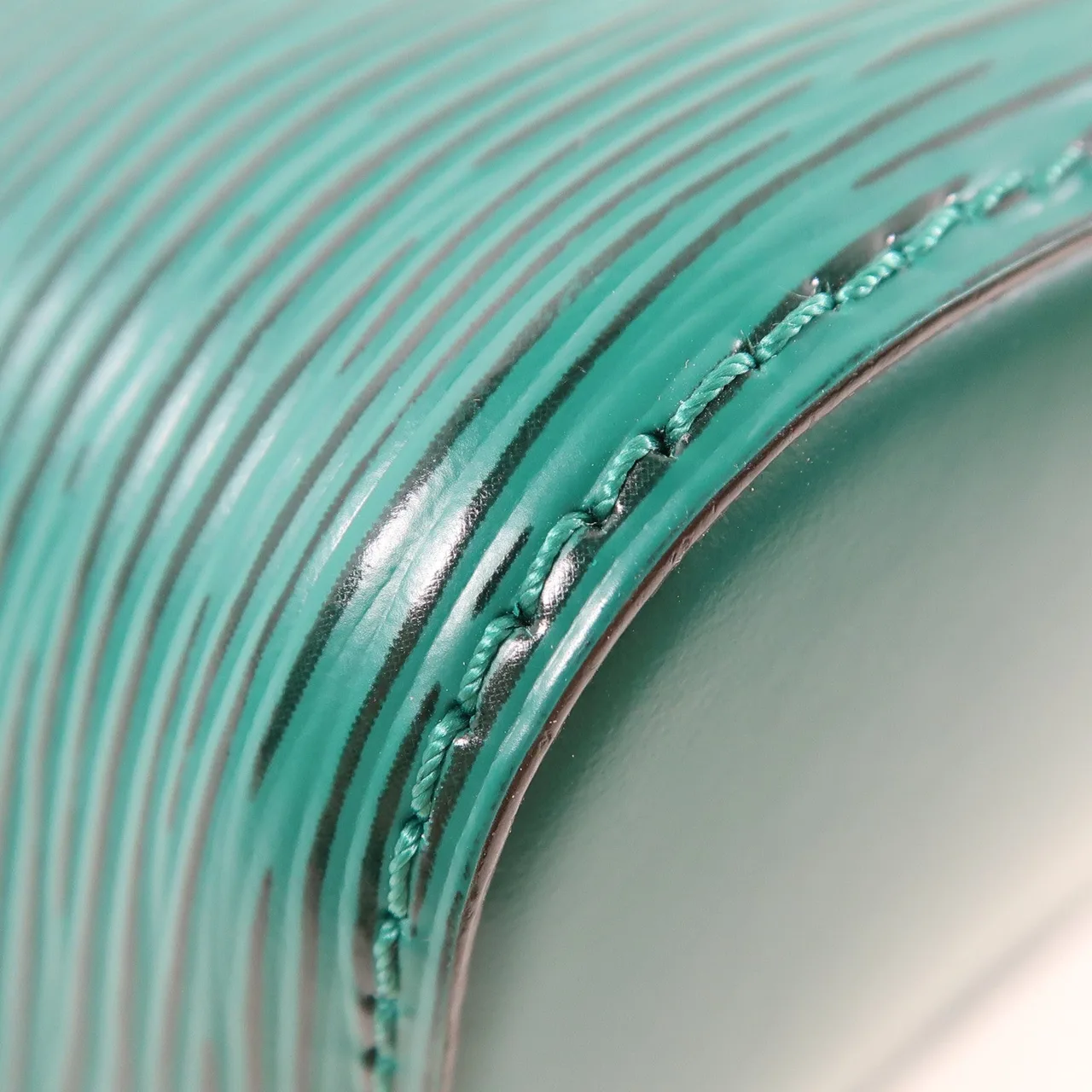 LOUIS VUITTON NeoNoe M53610 兩用包 牛皮 綠色 / 海軍藍 / Green/Blue 牛皮 中古品A - 縮圖 9