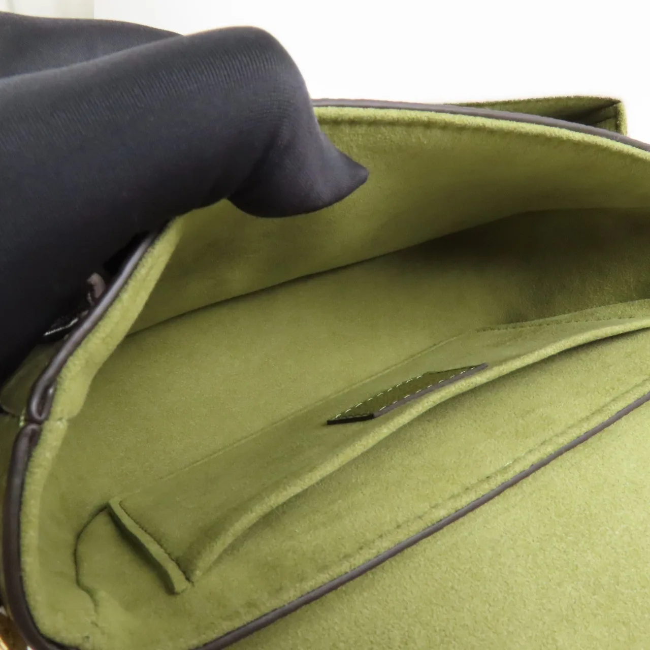 LOUIS VUITTON Lock Me M59731 兩用包 牛皮 綠色 / 白色 / Green/White 牛皮 新品同様 - 縮圖 11