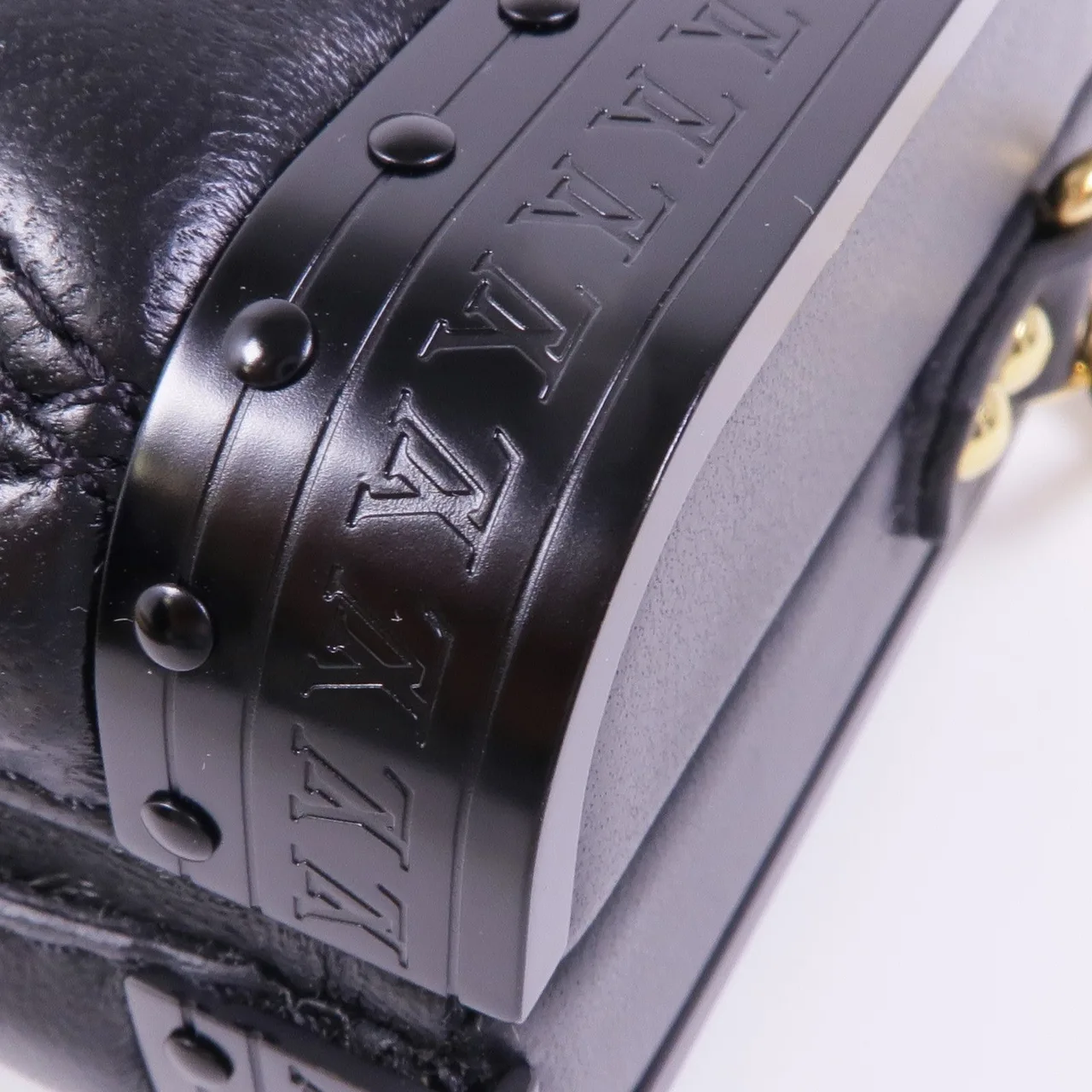 LOUIS VUITTON Vanity M23575 肩背包 羊皮 黑色 / Black 羊皮 中古品A - 縮圖 6