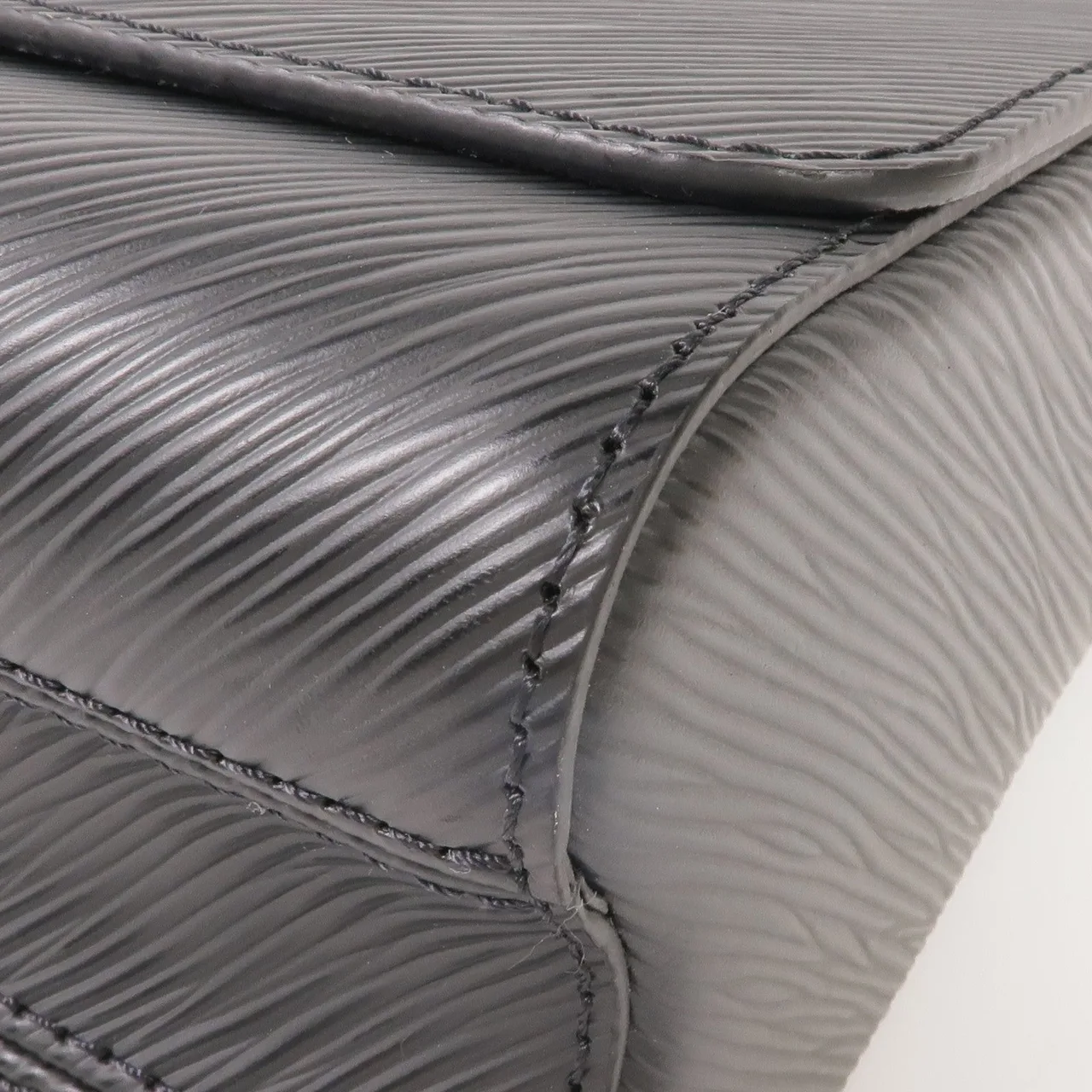 LOUIS VUITTON Twist M21110 Shoulder Bag Calfskin 黑色 Calfskin Rank B - Thumbnail 6