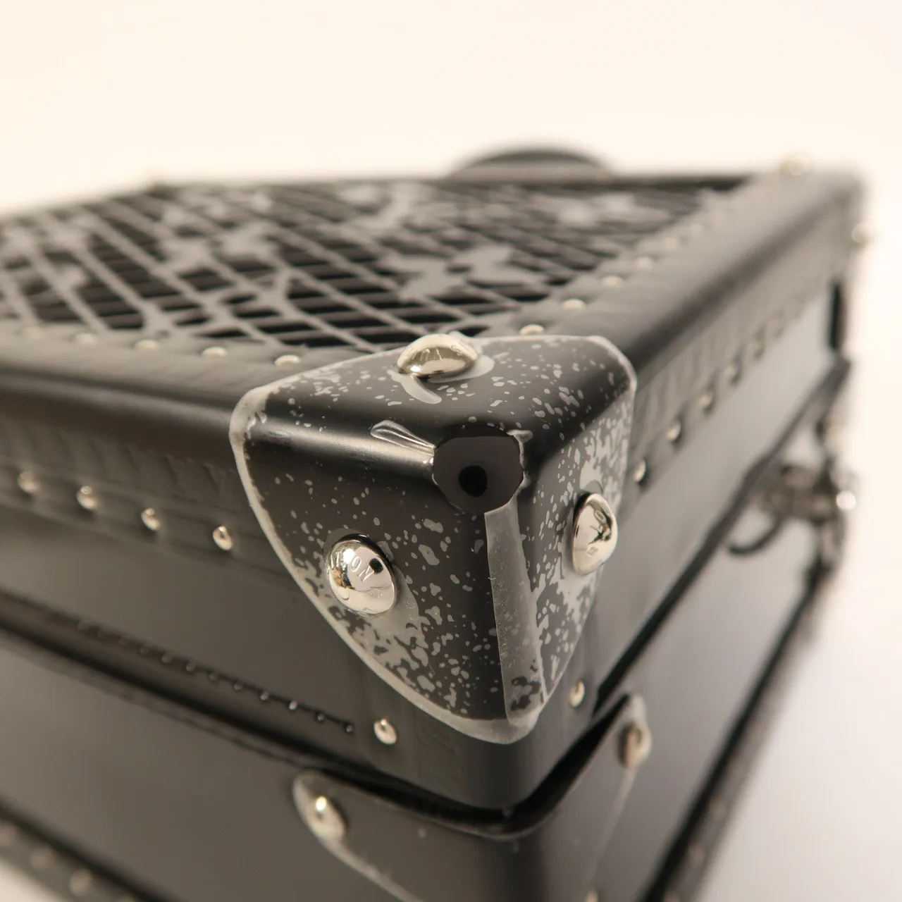 LOUIS VUITTON M20333 2-Way Bag Calfskin 黑色 / Black Calfskin Like New - Thumbnail 12