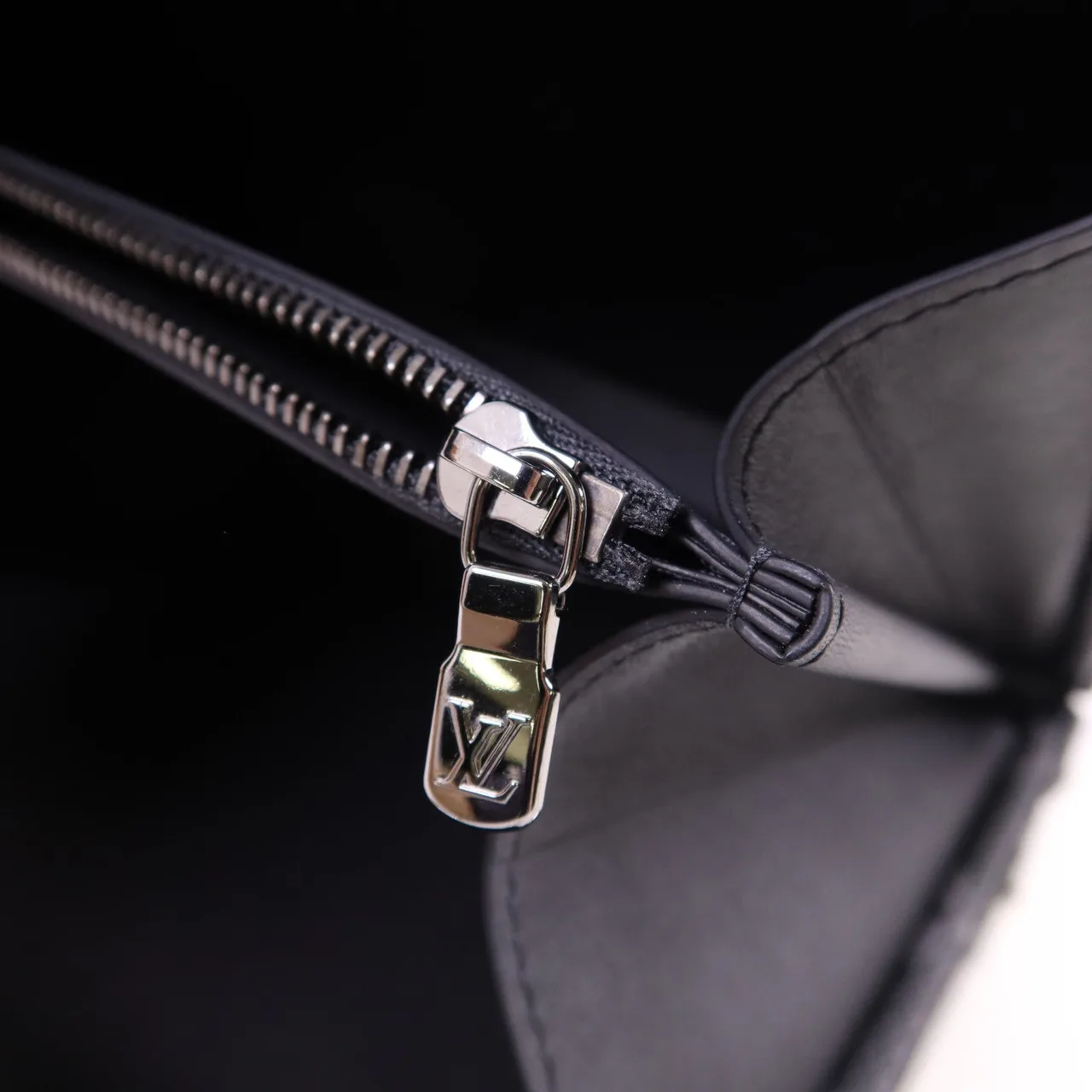 LOUIS VUITTON M20136 肩背包 塗層帆布 黑色 塗層帆布 新品同様 - 縮圖 8