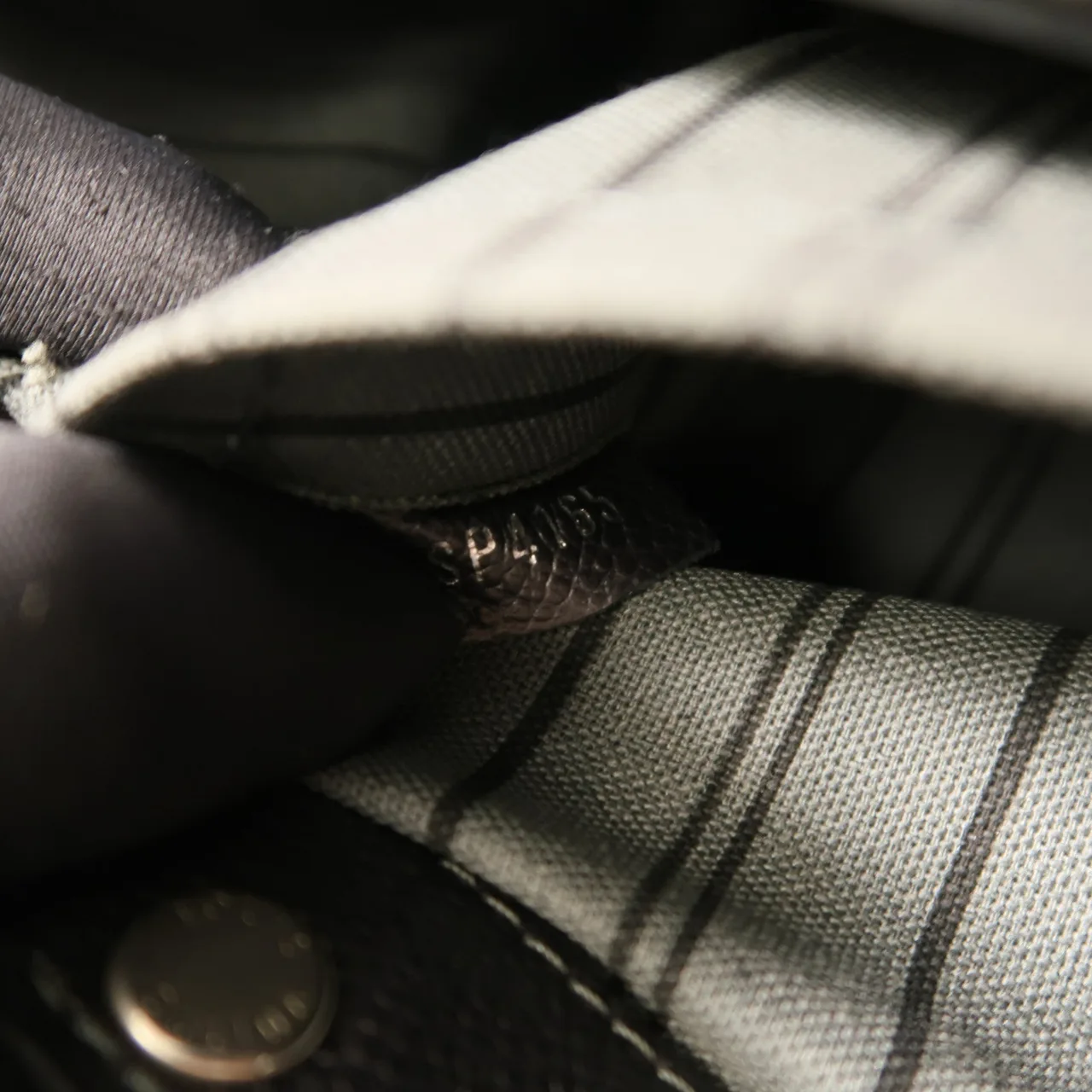 LOUIS VUITTON Montaigne M50665 2-Way Bag Calfskin 黑色 / Black Calfskin Rank B - Thumbnail 7