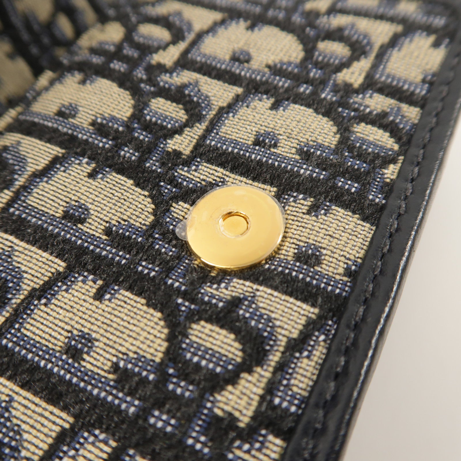 LOUIS VUITTON Montaigne S2105UTZQ-M928 Shoulder Bag Lambskin 17