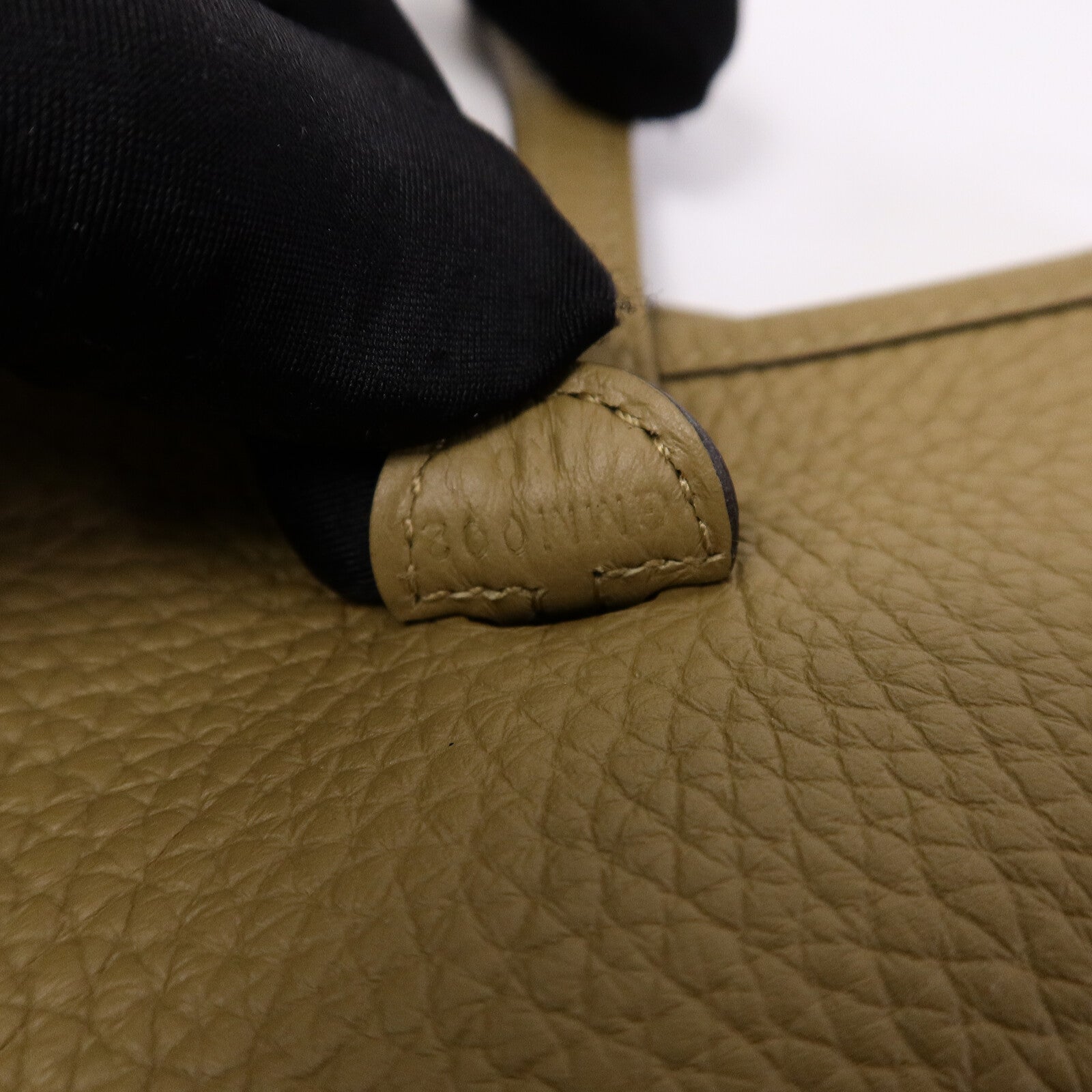 LOUIS VUITTON Shoulder Bag Calfskin 8