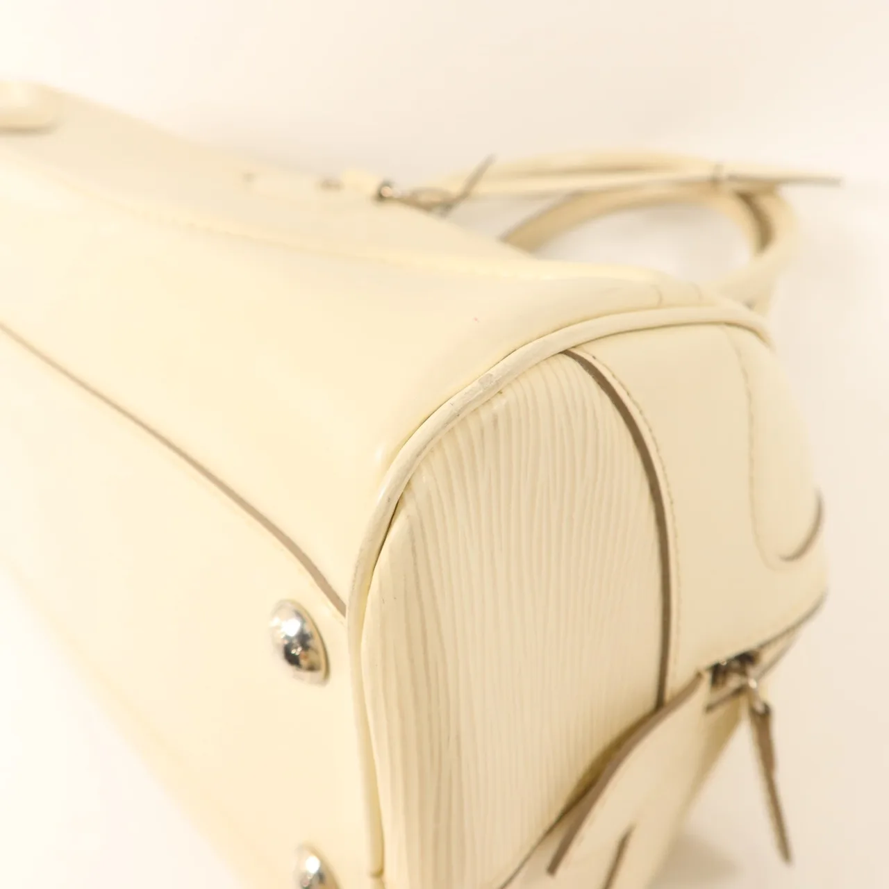 LOUIS VUITTON Montaigne M5932J Handbag Calfskin 白色 / Ivory Calfskin Rank B - Thumbnail 12