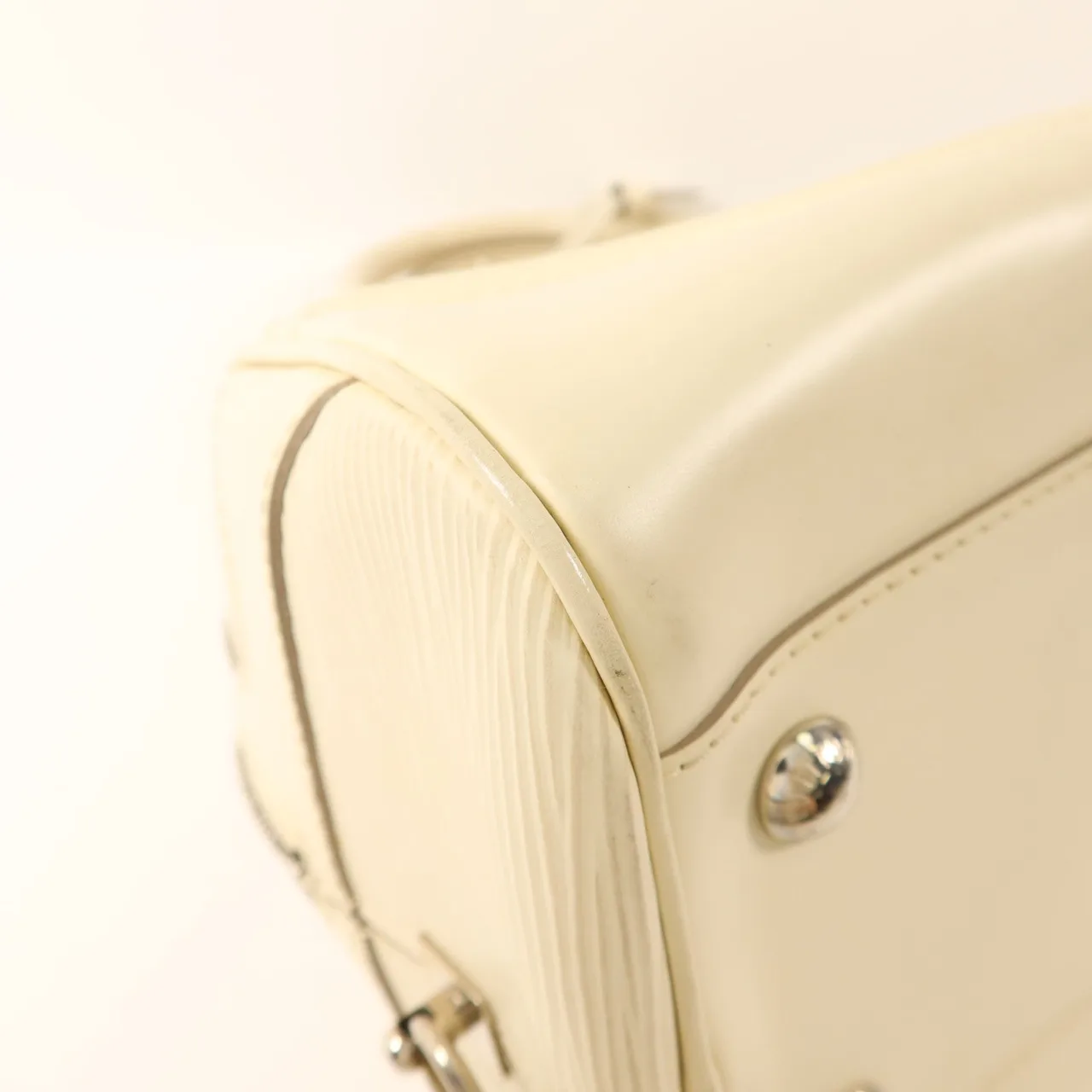 LOUIS VUITTON Montaigne M5932J Handbag Calfskin 白色 / Ivory Calfskin Rank B - Thumbnail 13
