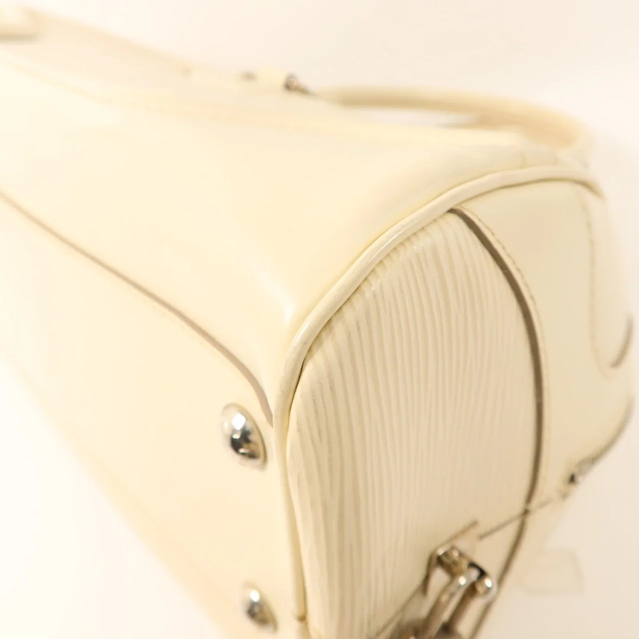 LOUIS VUITTON Montaigne M5932J Handbag Calfskin 白色 / Ivory Calfskin Rank B - Thumbnail 14