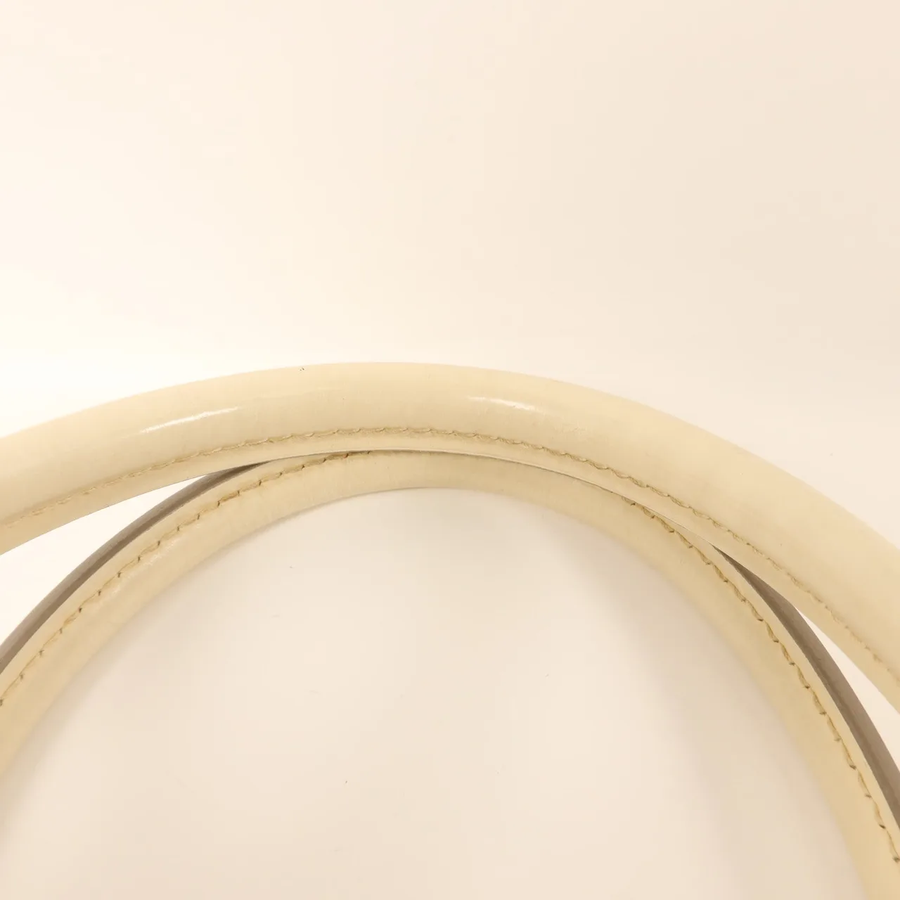 LOUIS VUITTON Montaigne M5932J Handbag Calfskin 白色 / Ivory Calfskin Rank B - Thumbnail 16