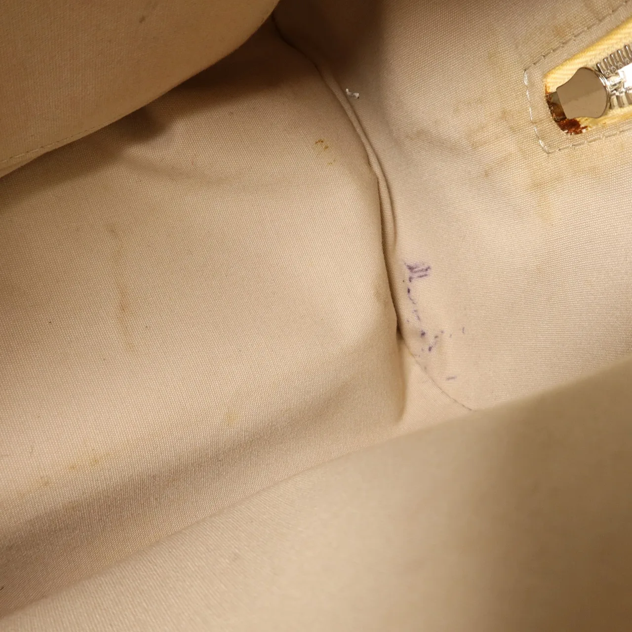 LOUIS VUITTON Montaigne M5932J Handbag Calfskin 白色 / Ivory Calfskin Rank B - Thumbnail 21