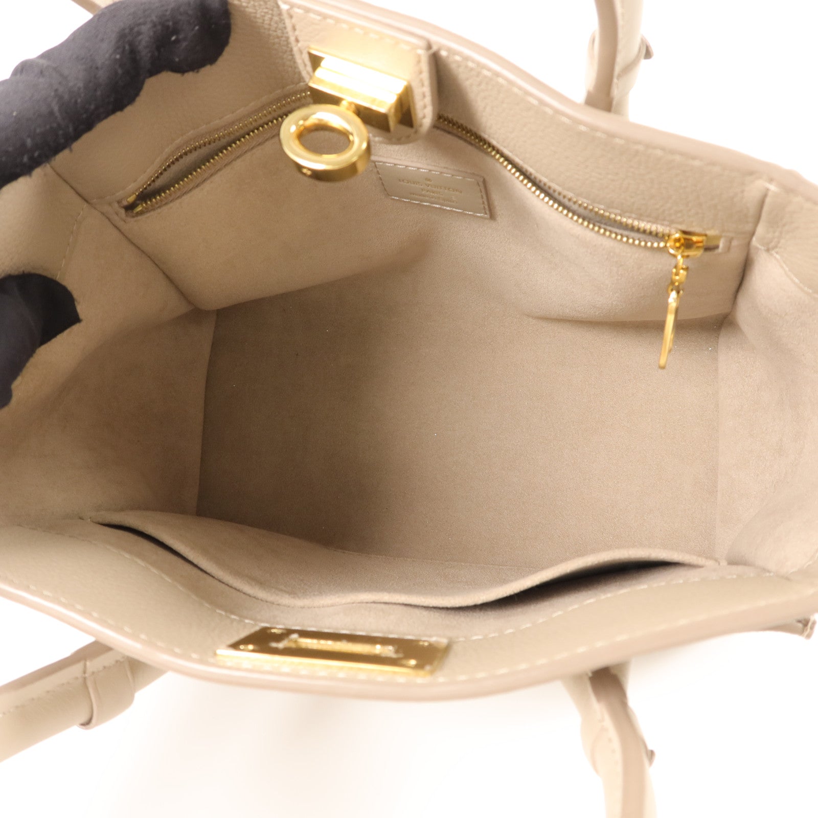 LOUIS VUITTON On My Side M20600 2-Way Bag Calfskin 5
