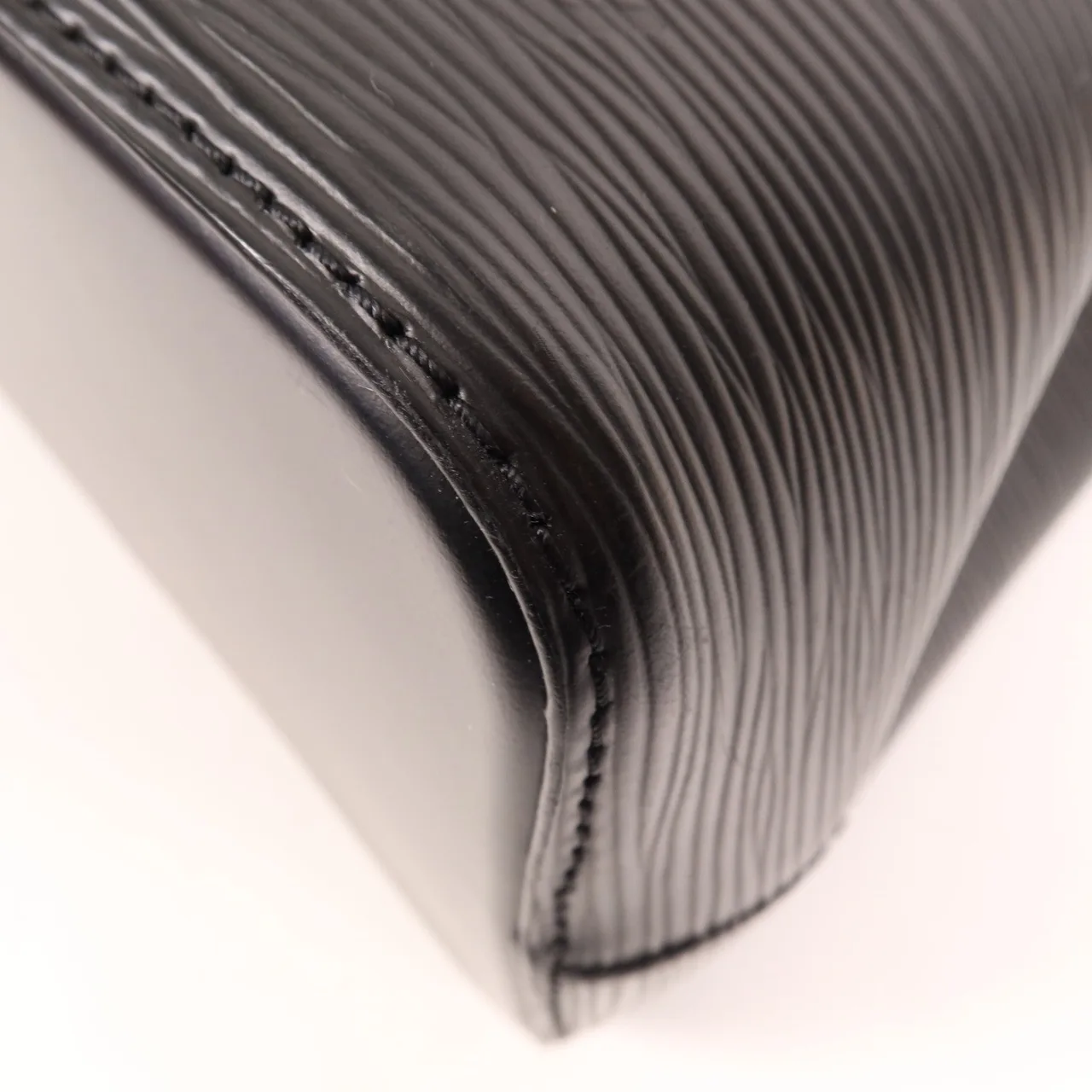 LOUIS VUITTON NeoNoe M52853 兩用包 牛皮 黑色 / 紅色 / Black/Blue 牛皮 中古品A - 縮圖 6