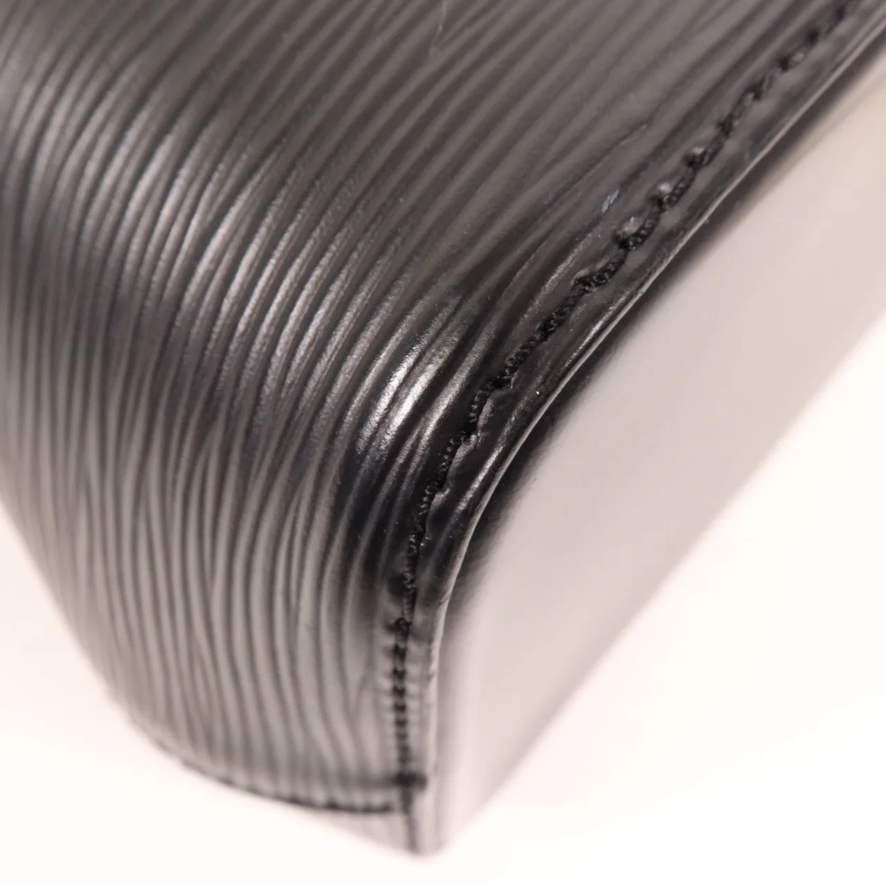 LOUIS VUITTON NeoNoe M52853 兩用包 牛皮 黑色 / 紅色 / Black/Blue 牛皮 中古品A - 縮圖 7