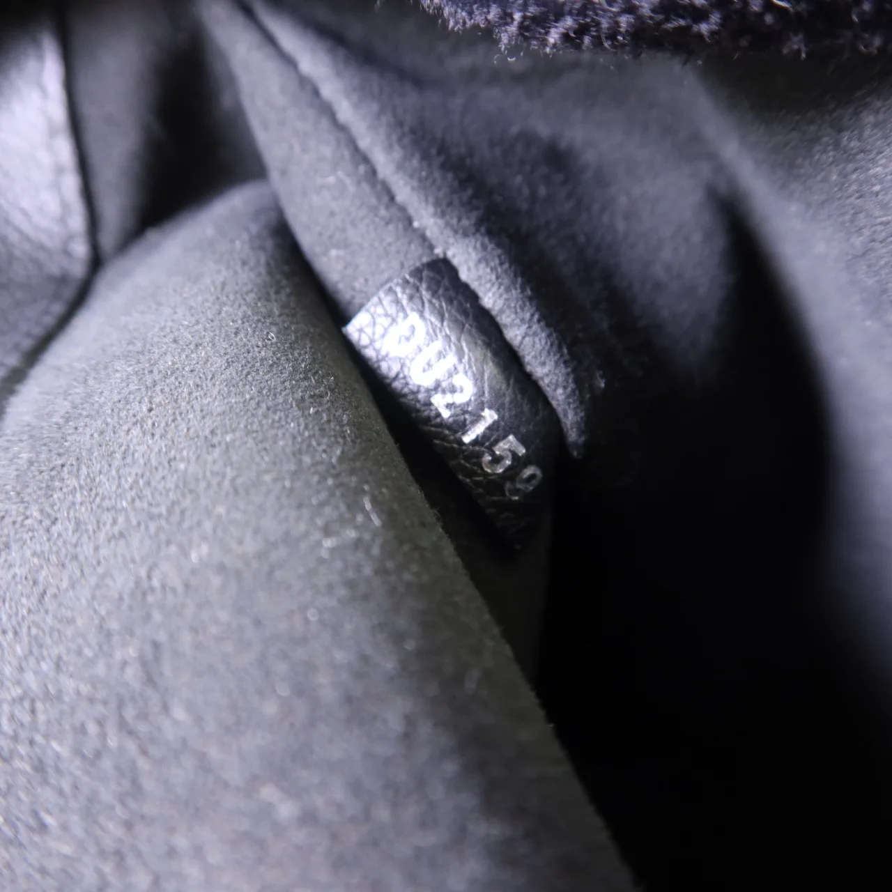 LOUIS VUITTON Lock Me Backpack M41815 Backpack Calfskin 黑色 / Black Calfskin Rank B - Thumbnail 8