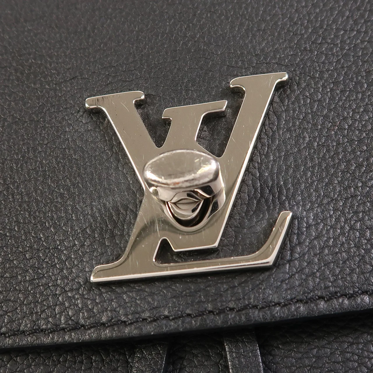 LOUIS VUITTON Lock Me Backpack M41815 Backpack Calfskin 黑色 / Black Calfskin Rank B - Thumbnail 9