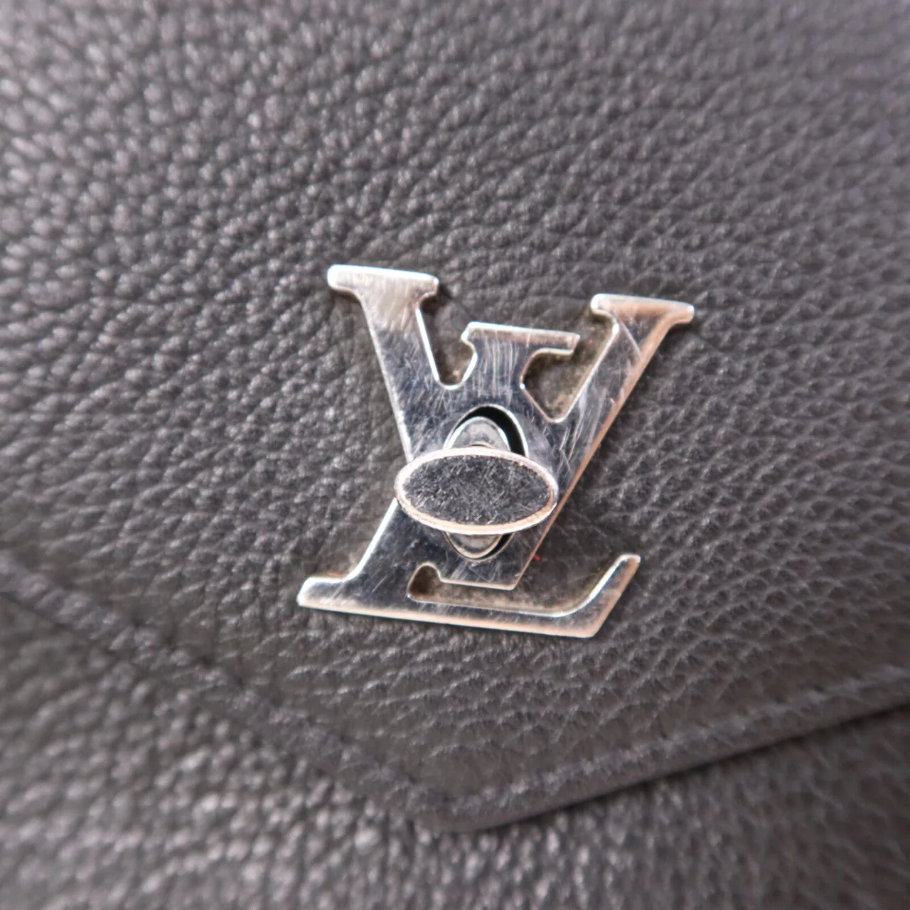 LOUIS VUITTON Lock Me M63471 Shoulder Bag Calfskin 黑色 / Black Calfskin Rank B - Thumbnail 7