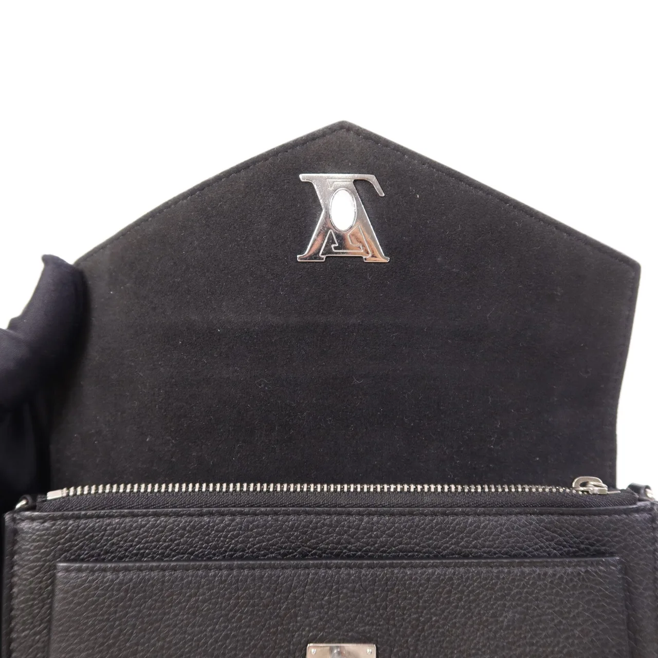 LOUIS VUITTON Lock Me M63471 Shoulder Bag Calfskin 黑色 / Black Calfskin Rank B - Thumbnail 14