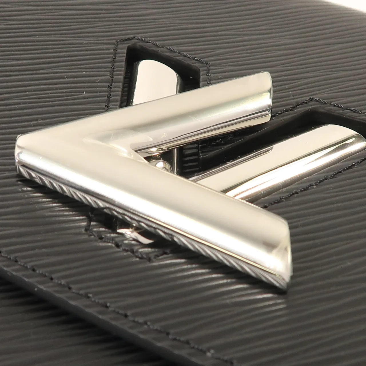 LOUIS VUITTON Twist M21110 Shoulder Bag Calfskin 黑色 / Black Calfskin Rank A - Thumbnail 9