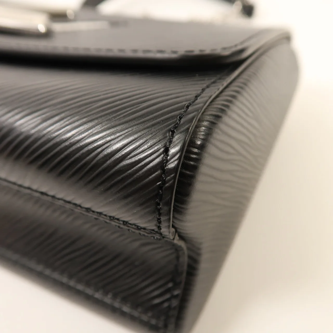 LOUIS VUITTON Twist M21110 Shoulder Bag Calfskin 黑色 / Black Calfskin Rank A - Thumbnail 10