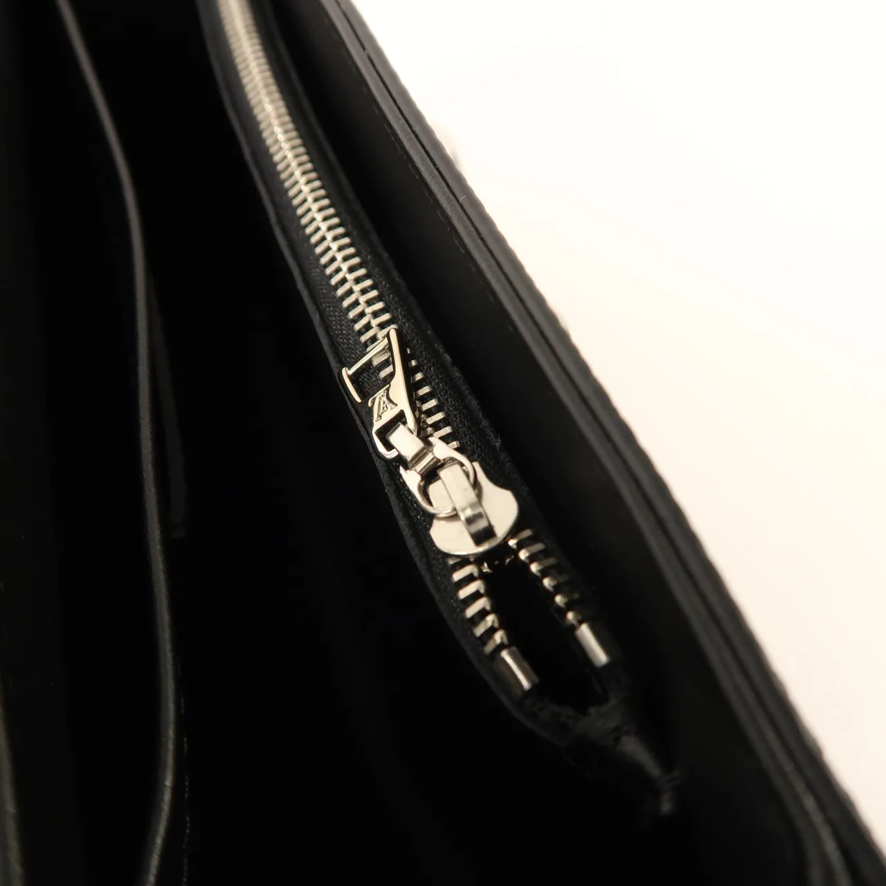 LOUIS VUITTON Twist M21110 Shoulder Bag Calfskin 黑色 / Black Calfskin Rank A - Thumbnail 18