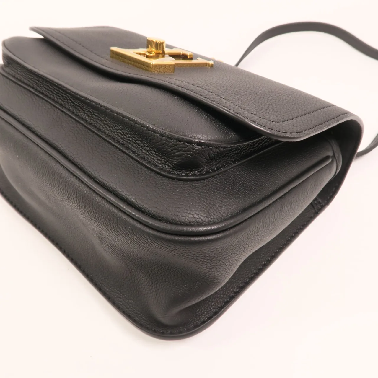 LOUIS VUITTON Lock Me M57073 肩背包 牛皮 黑色 / Black 牛皮 中古品A - 縮圖 8