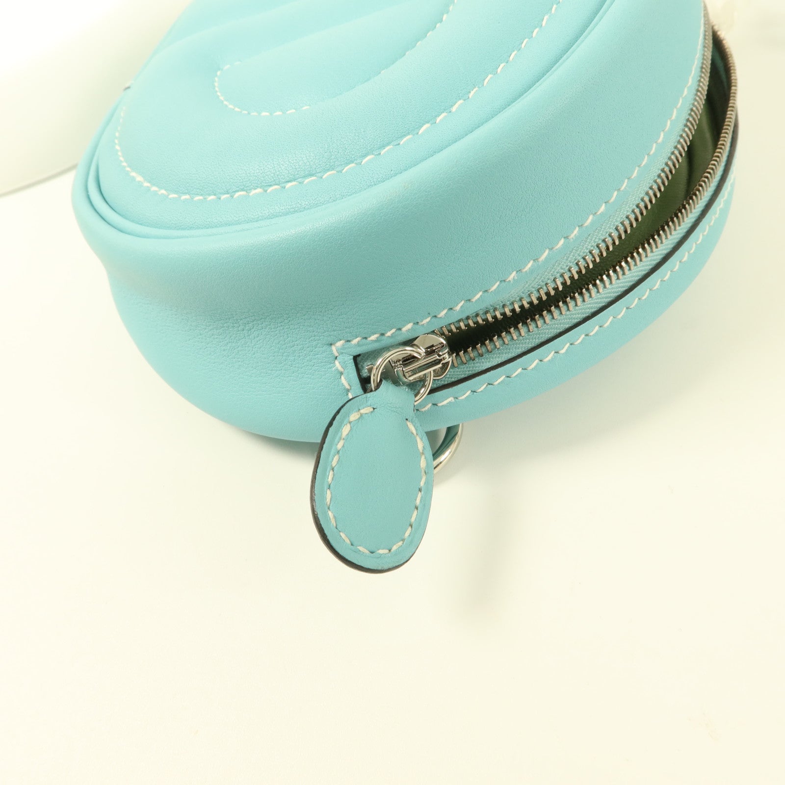 LOUIS VUITTON Loop 肩背包 牛皮 11